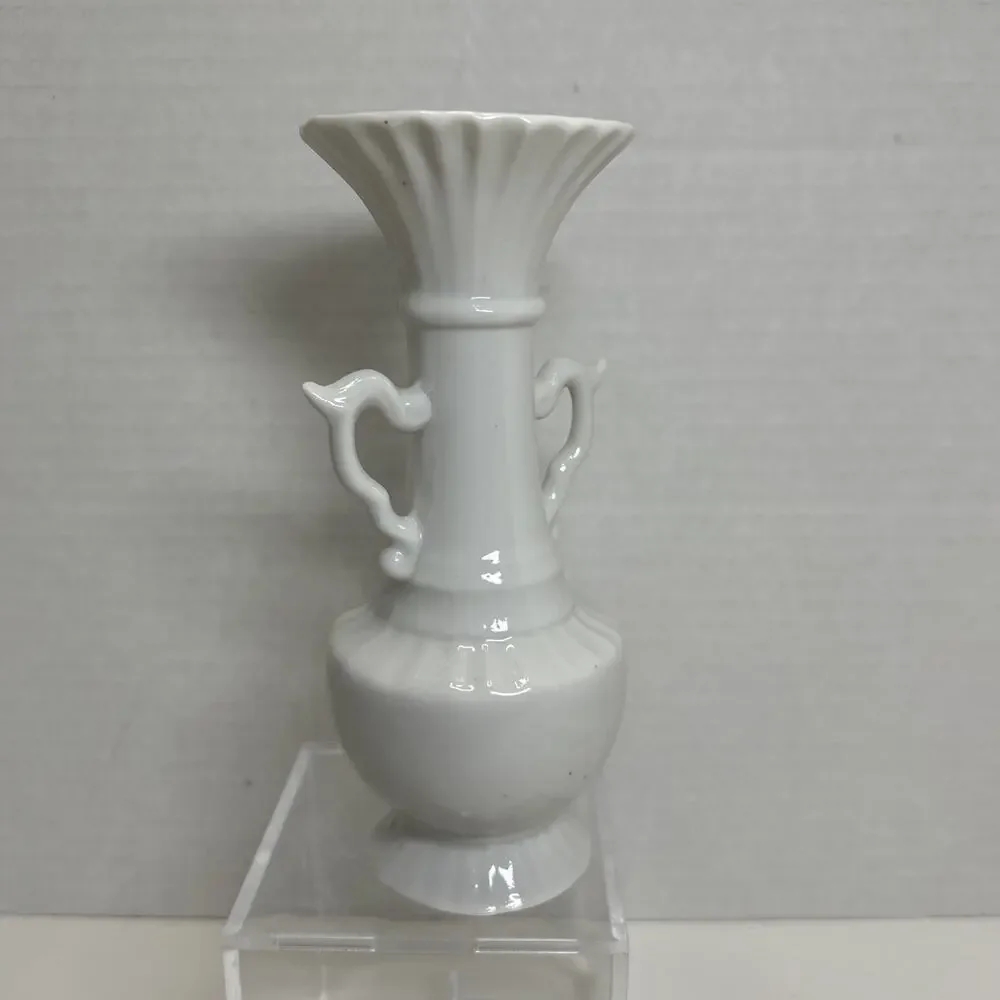 Vtg White Porcelain Bud 6